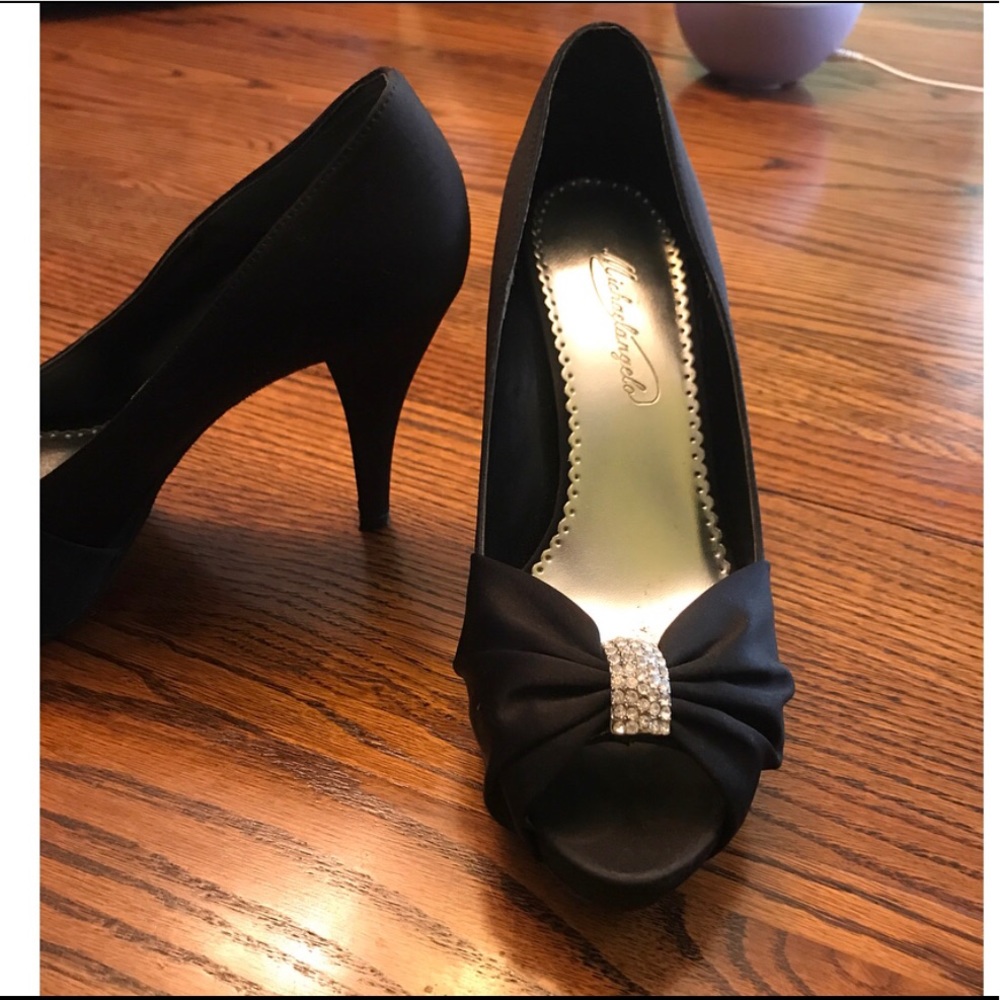 Michaelangelo “Diana Black” peep-toe pumps